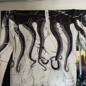 black&white polyester pullover hoodie